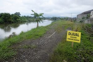 tanah kavling dijual dekat sungai berisiko banjir